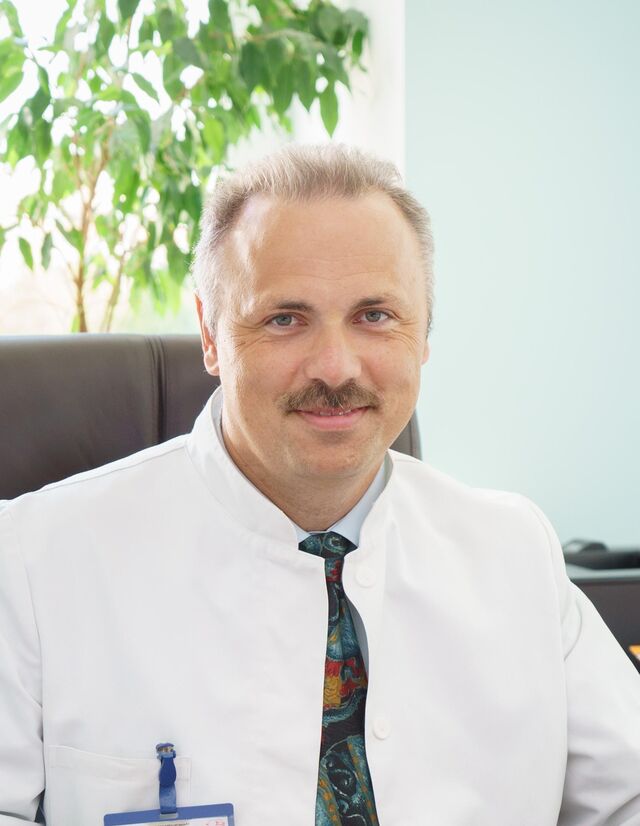 Dokter Urologist Melvin Santos